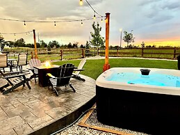 New Build W/ Great Backyard & Lake Access!