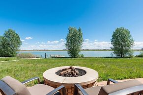 New Build W/ Great Backyard & Lake Access!