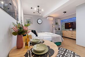Kielecka Studio With AC by Renters