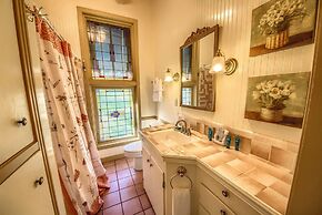 Sweet Annie Ot 250sa 2 Bedroom Home by RedAwning