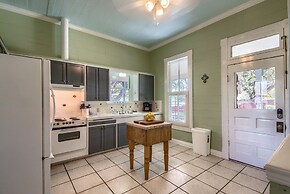 Sweet Annie Ot 250sa 2 Bedroom Home by RedAwning