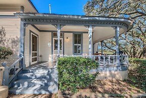 Sweet Annie Ot 250sa 2 Bedroom Home by RedAwning