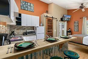 Industrial Old Town Bungalow W/ Free Cruiser Bikes