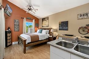 Industrial Old Town Bungalow W/ Free Cruiser Bikes