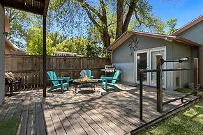 Industrial Old Town Bungalow W/ Free Cruiser Bikes