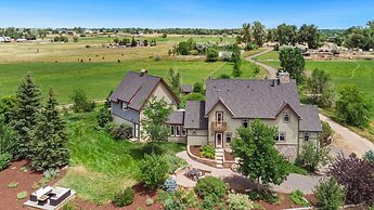 Sunrise Ranch! Amazing Mountain Views!