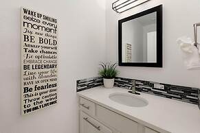 Gorgeous Townhome Steps From the Brewery District!