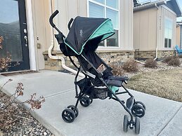 Gorgeous Townhome Steps From the Brewery District!