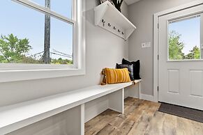 Spacious Downtown Apartment – Walk to Old Town Fc!