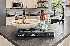 Spacious Downtown Apartment – Walk to Old Town Fc!