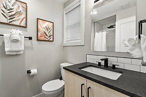 Spacious Downtown Apartment – Walk to Old Town Fc!