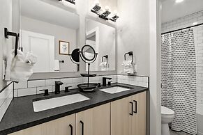 Spacious Downtown Apartment – Walk to Old Town Fc!