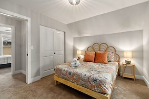 Spacious Downtown Apartment – Walk to Old Town Fc!