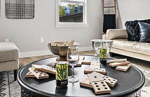 Spacious Downtown Apartment – Walk to Old Town Fc!