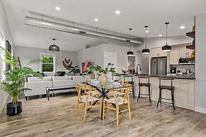 Spacious Downtown Apartment – Walk to Old Town Fc!