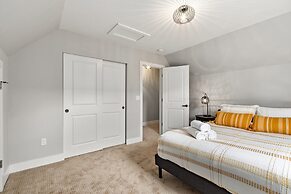 Spacious Downtown Apartment – Walk to Old Town Fc!