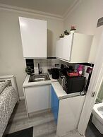 Nice Studio in London