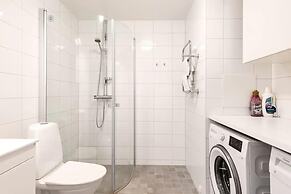 Luxury Business Studio Apartment - Garden View