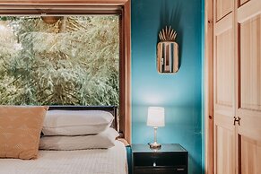 81sl - Hot Tub - Wifi - Pets Ok 2 Bedroom Cabin by Redawning