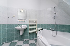 Mountain View Czajki by Renters