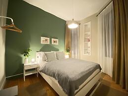 Sleek Flat With Central Location in Beyoglu