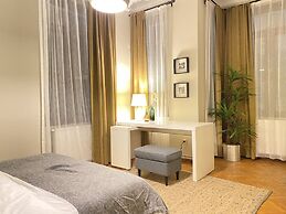 Sleek Flat With Central Location in Beyoglu