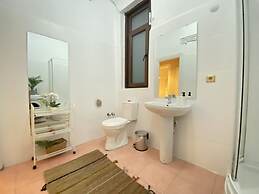 Sleek Flat With Central Location in Beyoglu