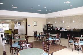 La Plaza Inn & Suites