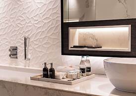Kwetu Nairobi, Curio Collection By Hilton