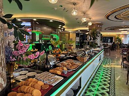 Can Adalya Palace Hotel