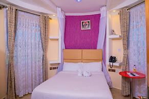 CALFIE RESORT