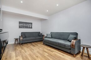 TMS Beautiful 4 Bedroom House!dagenham!freeparking