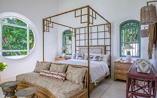 Breathtaking Villa In 02 Acres Of Tropical Walled-in Gardens