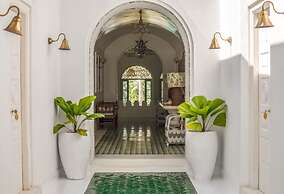 Breathtaking Villa In 02 Acres Of Tropical Walled-in Gardens