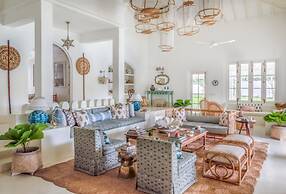 Breathtaking Villa In 02 Acres Of Tropical Walled-in Gardens