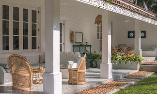 Breathtaking Villa In 02 Acres Of Tropical Walled-in Gardens