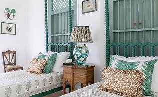 Breathtaking Villa In 02 Acres Of Tropical Walled-in Gardens