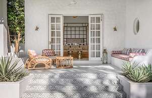 Breathtaking Villa In 02 Acres Of Tropical Walled-in Gardens