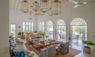 Breathtaking Villa In 02 Acres Of Tropical Walled-in Gardens