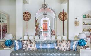 Breathtaking Villa In 02 Acres Of Tropical Walled-in Gardens