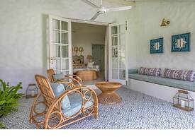 Breathtaking Villa In 02 Acres Of Tropical Walled-in Gardens