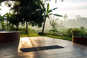 Romantic Honeymoon Villa Overlooking Rice Fields
