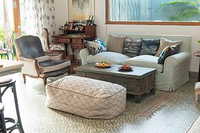 Romantic Honeymoon Villa Overlooking Rice Fields