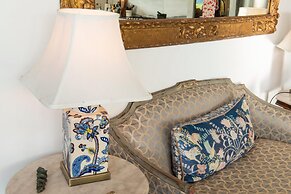Romantic Honeymoon Villa Overlooking Rice Fields