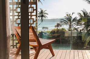 Modern Beach Villa With Roof Garden