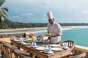 Spectacular Hilltop Beach Villa Located Next To A Surf Break