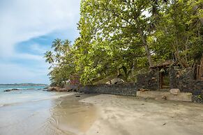 Spectacular Hilltop Beach Villa Located Next To A Surf Break