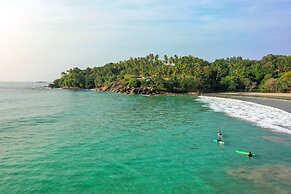 Spectacular Hilltop Beach Villa Located Next To A Surf Break