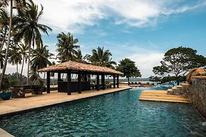 Spectacular Hilltop Beach Villa Located Next To A Surf Break