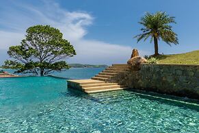 Spectacular Hilltop Beach Villa Located Next To A Surf Break